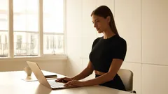 Isometrinen vatsalihasharjoitus arkeen – kohenna ryhtiä ja vältä selkävaivat