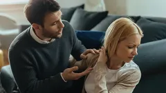 Nämä neljä merkkiä ennustavat parisuhteen eron – tunnistatko oman suhteen hälytysmerkit