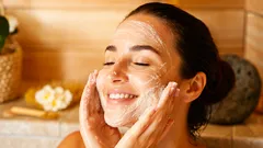 Helppo kasvojen kuorinta kotona: näin iho hehkuu saunan jälkeen