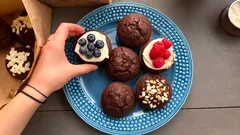 Suklaiset pannukakkumuffinssit – helppo ja nopea resepti arkeen