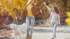 Kävely aterian jälkeen: miksi 10 minuutin kävely voi auttaa laihtumaan (ja jopa pidentää elinikää)