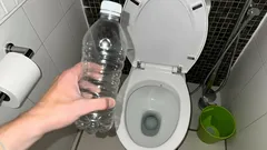 Kuinka ratkaista hidas viemärin toiminta minuutissa yksinkertaisella muovipullolla