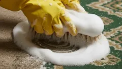 Näin saat maton taas kuin uudeksi – helpot kotikonstit puhtauteen