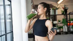 Ei tee eikä sitruunavesi: tämä on aamun juoma, joka polttaa rasvaa