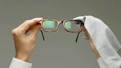 Lasit kuin uudet ilman yhtään rättiä: viraalivinkki, joka toimii